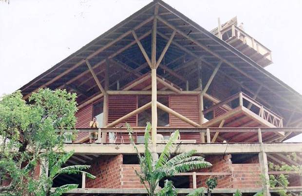 2001 - Residência FERNANDO CIRINO GURGEL